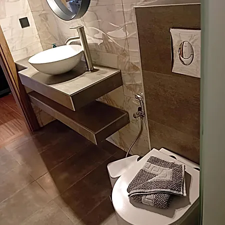 Ina Apartment *