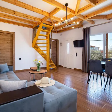 Ina Apartment *