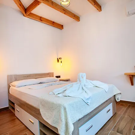 Apartment Ina *